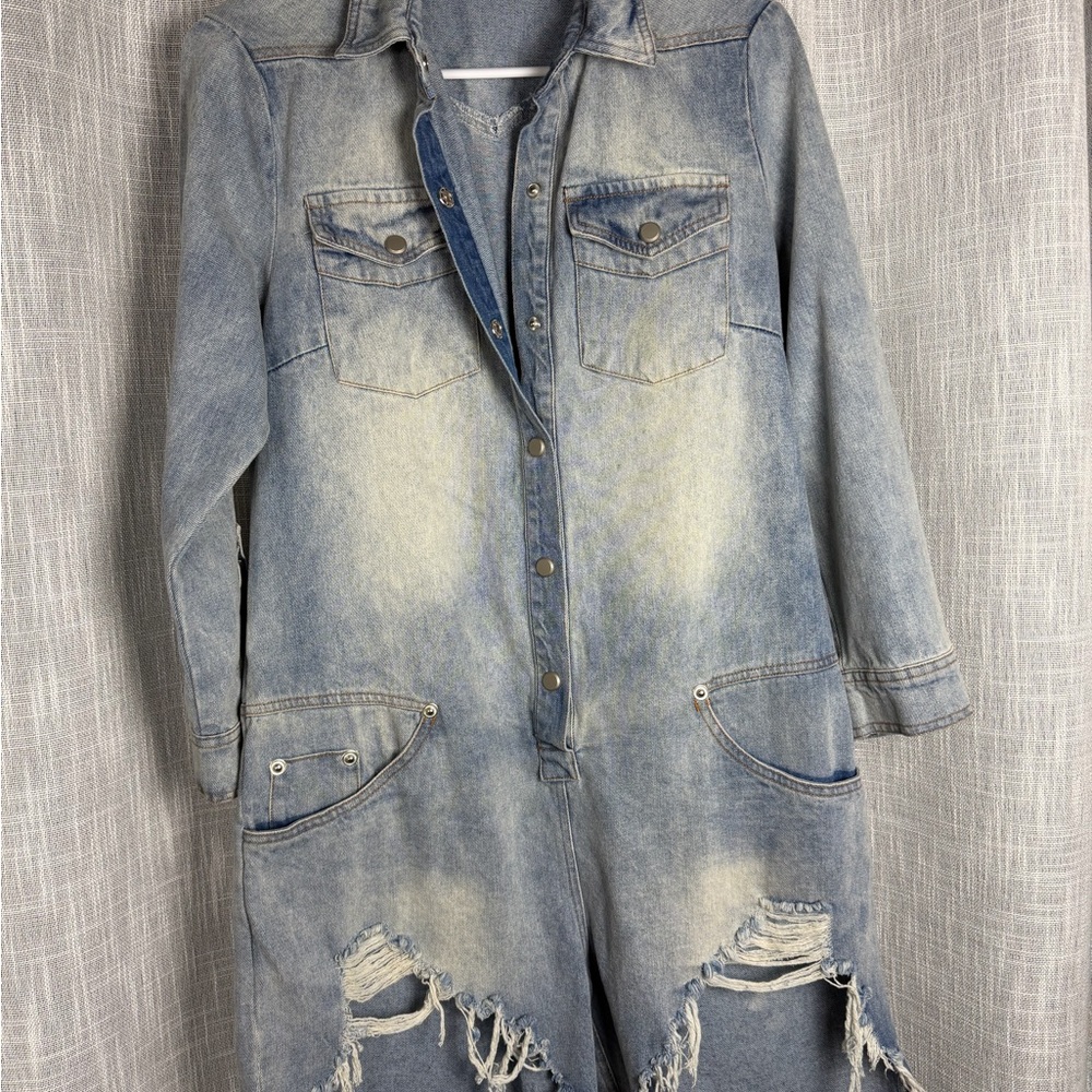Athina woman Sz M Long sleeve denim romper blue distressed cut out snap button - Picture 7 of 9